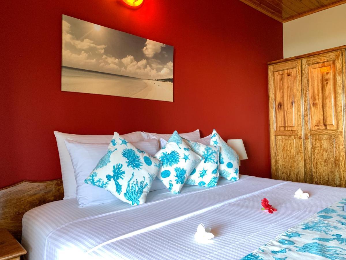 Exotic Guest House Anse Volbert Village Exterior foto